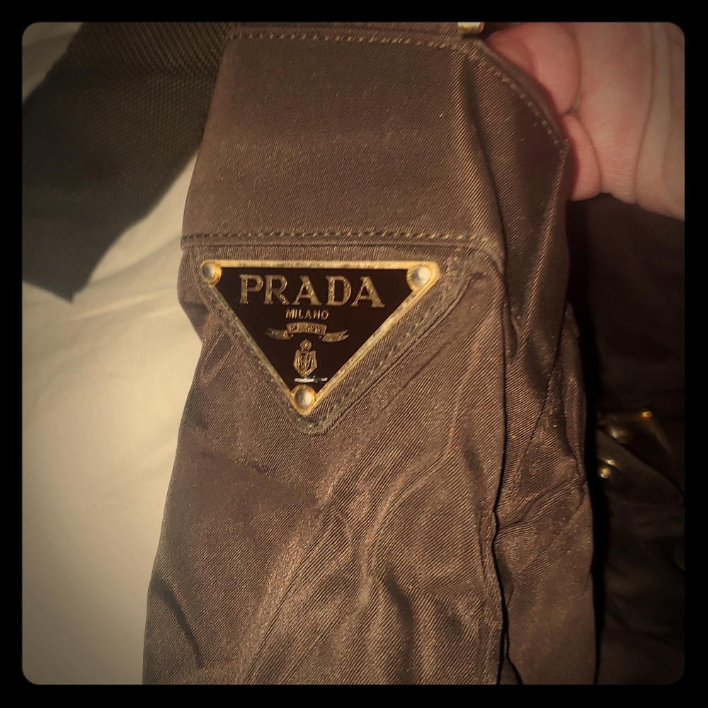 NWOT AUTHENTIC PRADA MESSENGER BAG